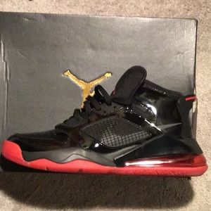 Nike,11.5,black/red